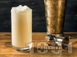 Коктейл Bananas and Cream с амарето, бананов ликьор и сметана - снимка на рецептата Коктейл Bananas and Cream с амарето, бананов ликьор и сметана - снимка на рецептата